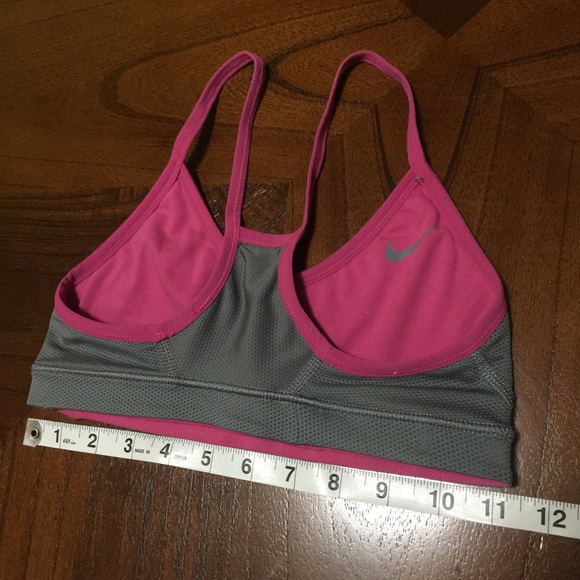 Reversible Nike sports bra with spaghetti strap - Picture 7 of 7